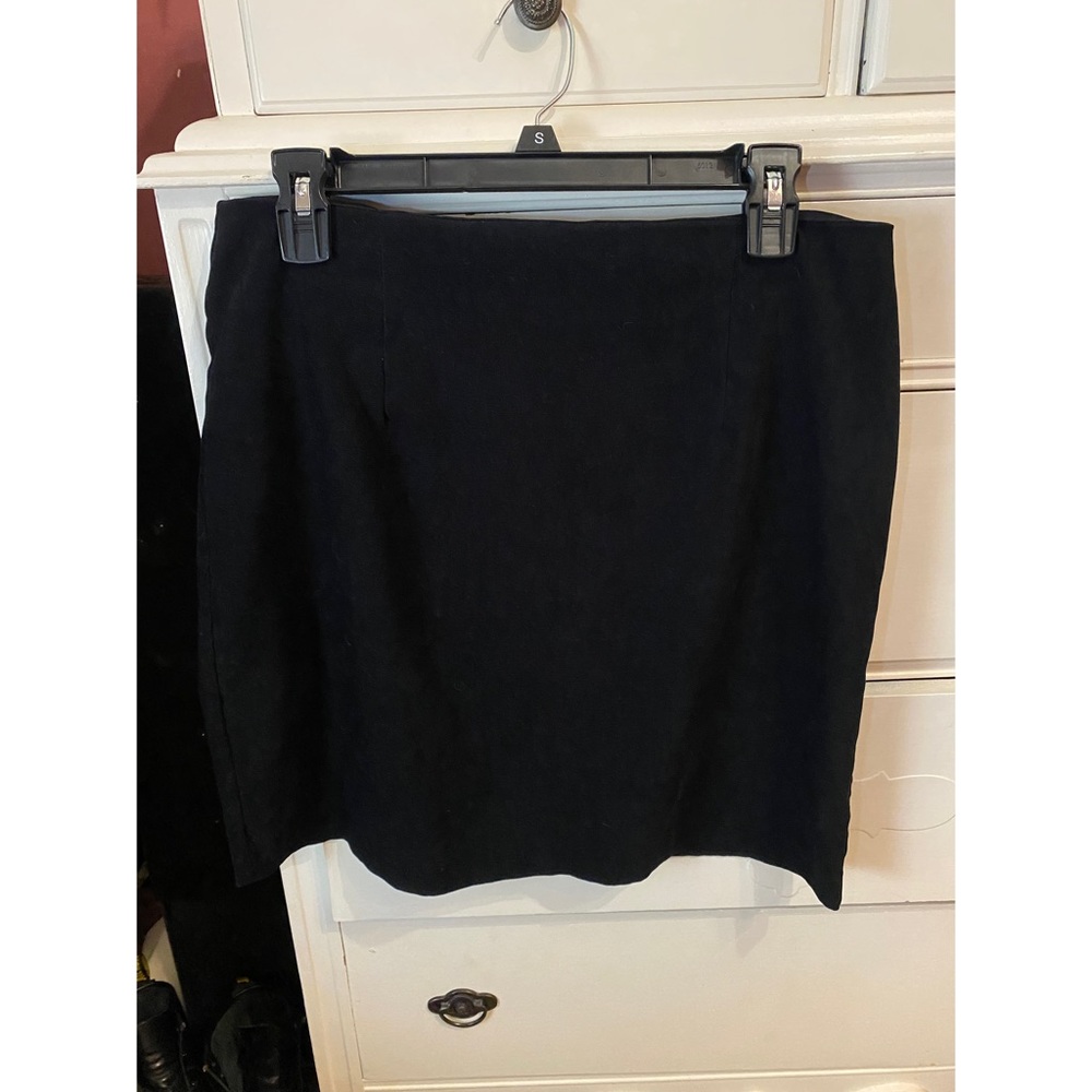Super cute all that jazz black pencil skirt! Size 13/14